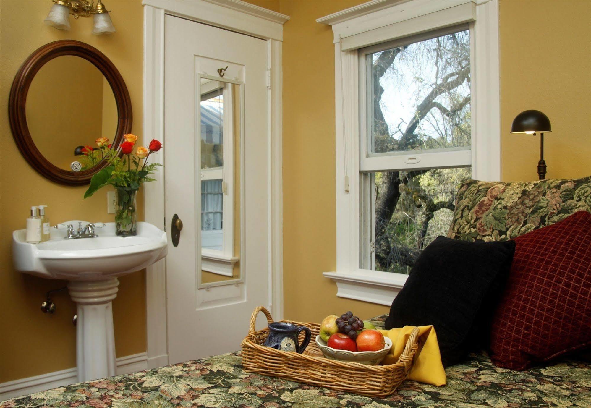 Beazley House Apartment Напа Екстериор снимка